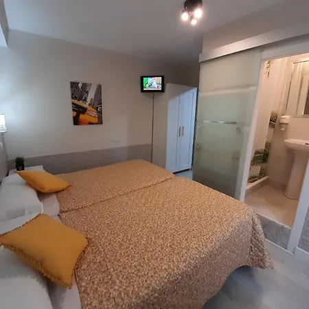 Konukevi Verdemar Rooms Gijón